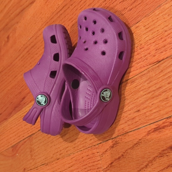 Purple Toddler Crocs - Picture 4 of 4